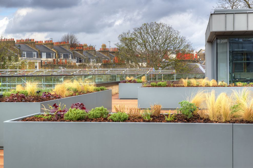 Super-prime residential planters on roof terrace