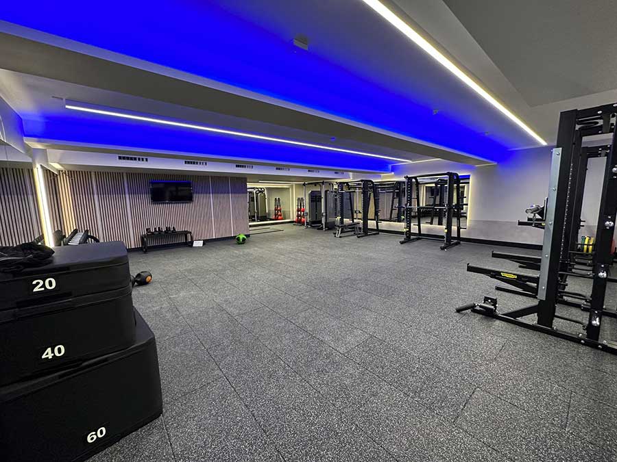 Quality gym floor tiles can play a role in improving gymnasium acoustics