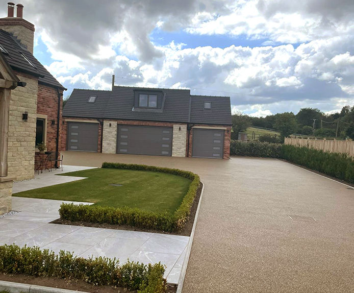 Resin bound paving for luxury housing developer, Hurst Homes