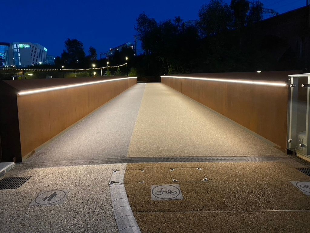 Illuminated handrail / balustrade with Linear LED lighting