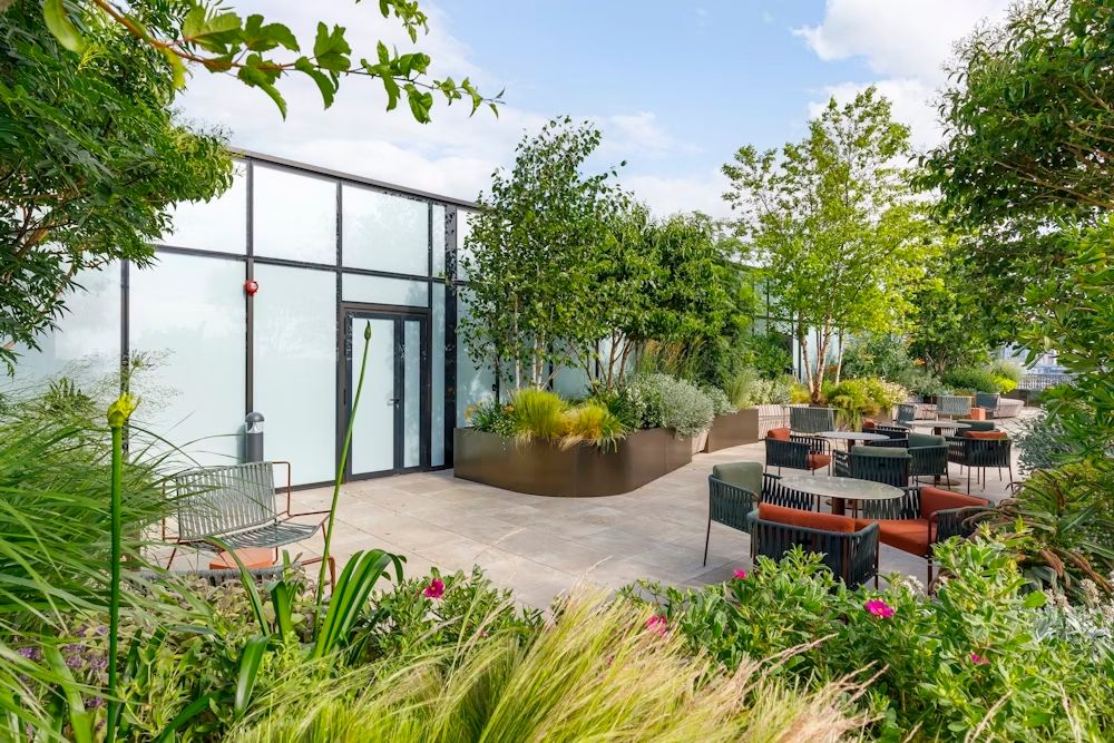 Weight, strength, versatility: why Planterline works for modern roof terrace systems
