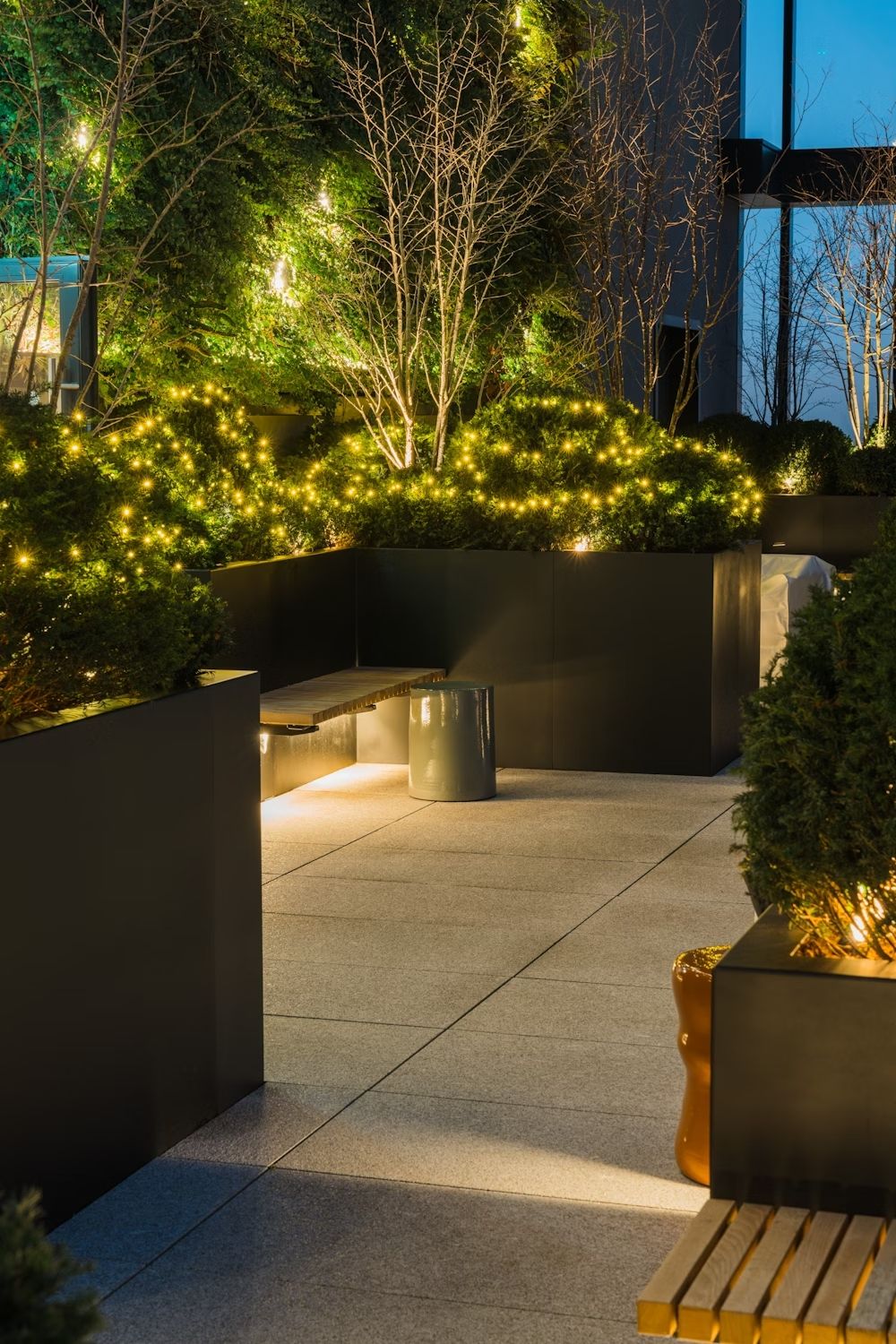 Curved Planterline roof terrace system