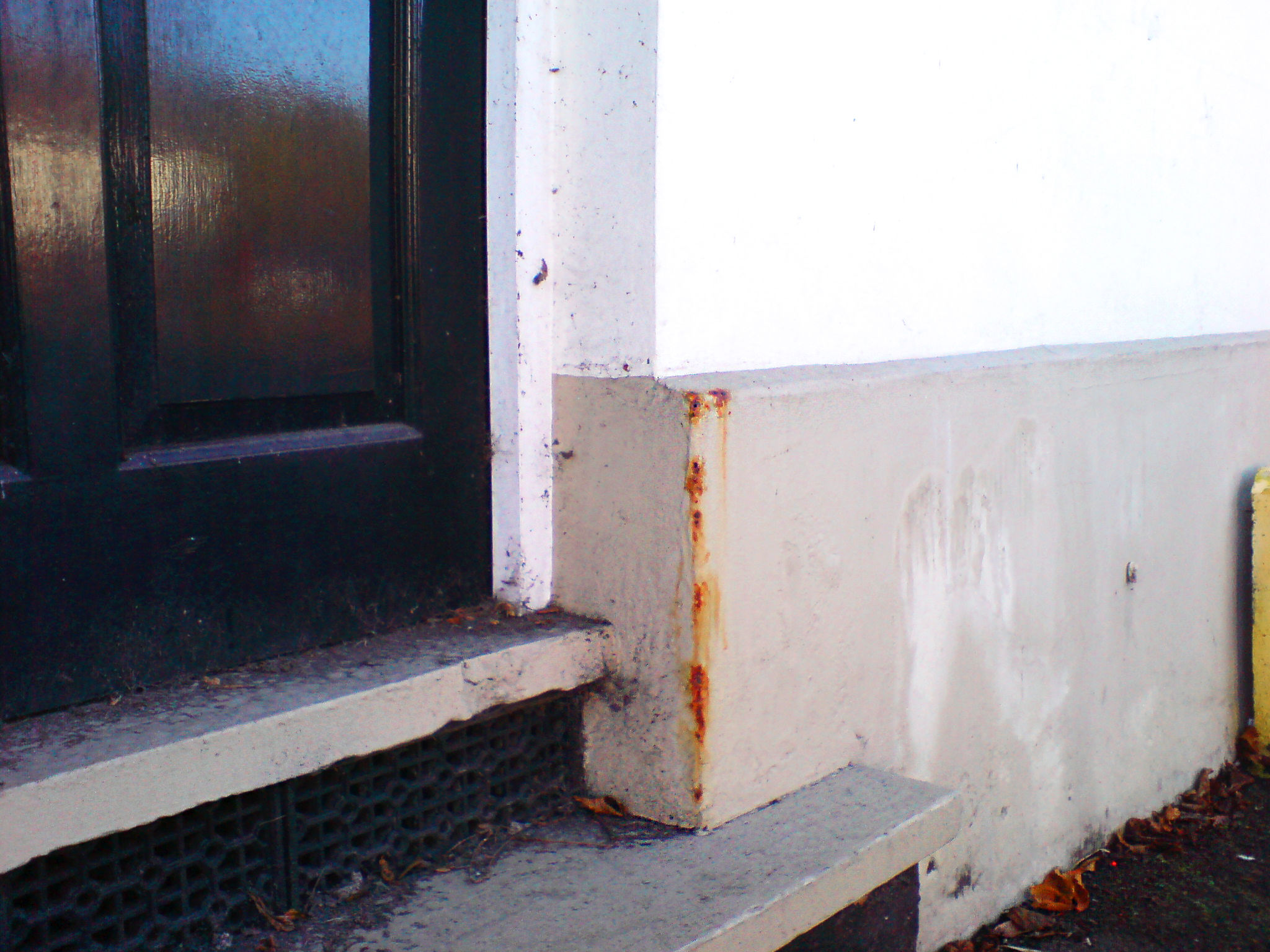 Examples of building render where steel render beads have been used, which has led to rust leaking into the render, causing unpleasant discolouration and damage