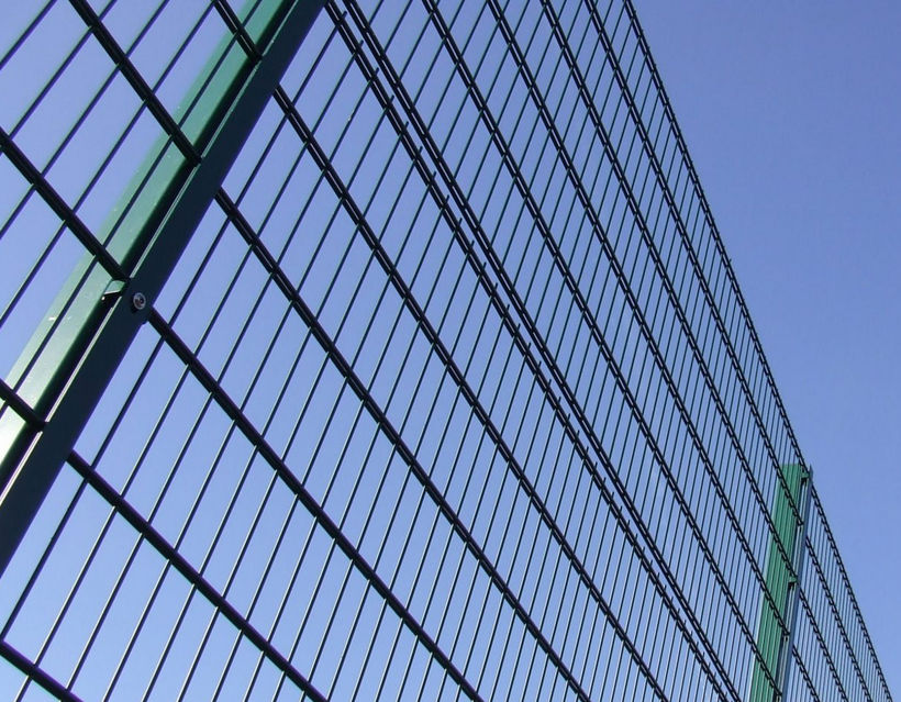 TwinGuard SL1 mesh security fencing from Barkers