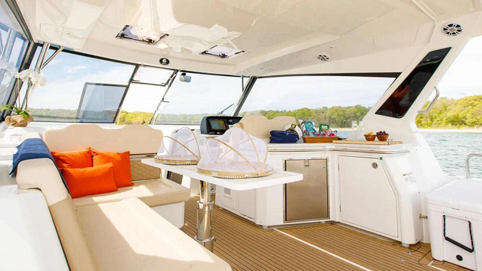 36ft 2023 Aquila Catamaran + Seabob 7