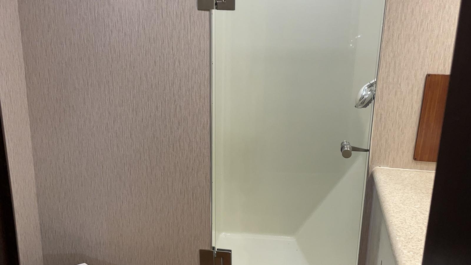 55 Hatteras Sport Fishing Yacht 9