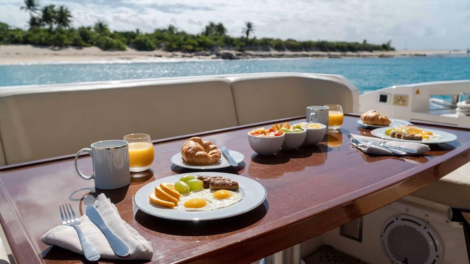 64ft Azimut Flybridge 14