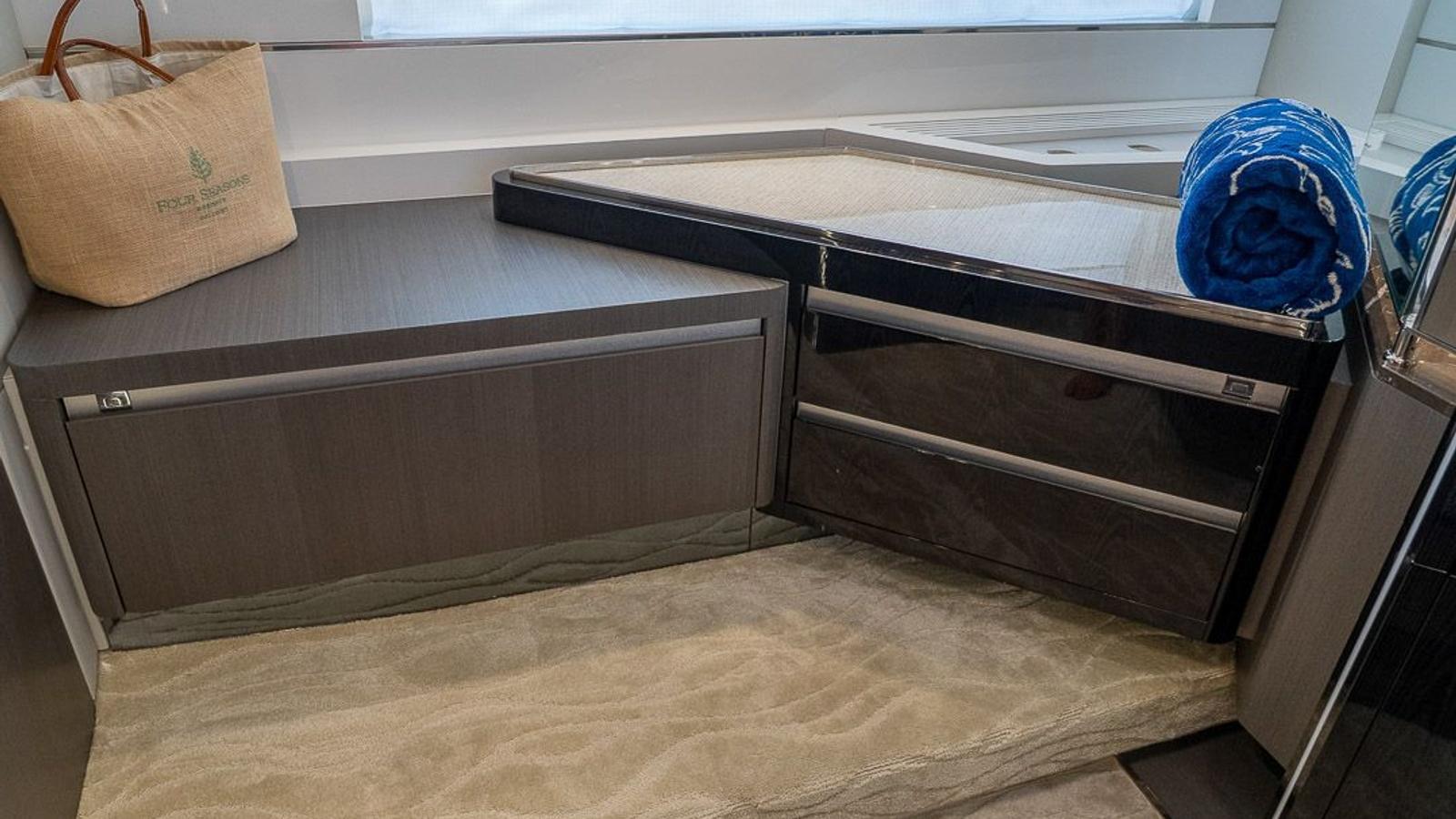 70ft Azimut (2023) 25