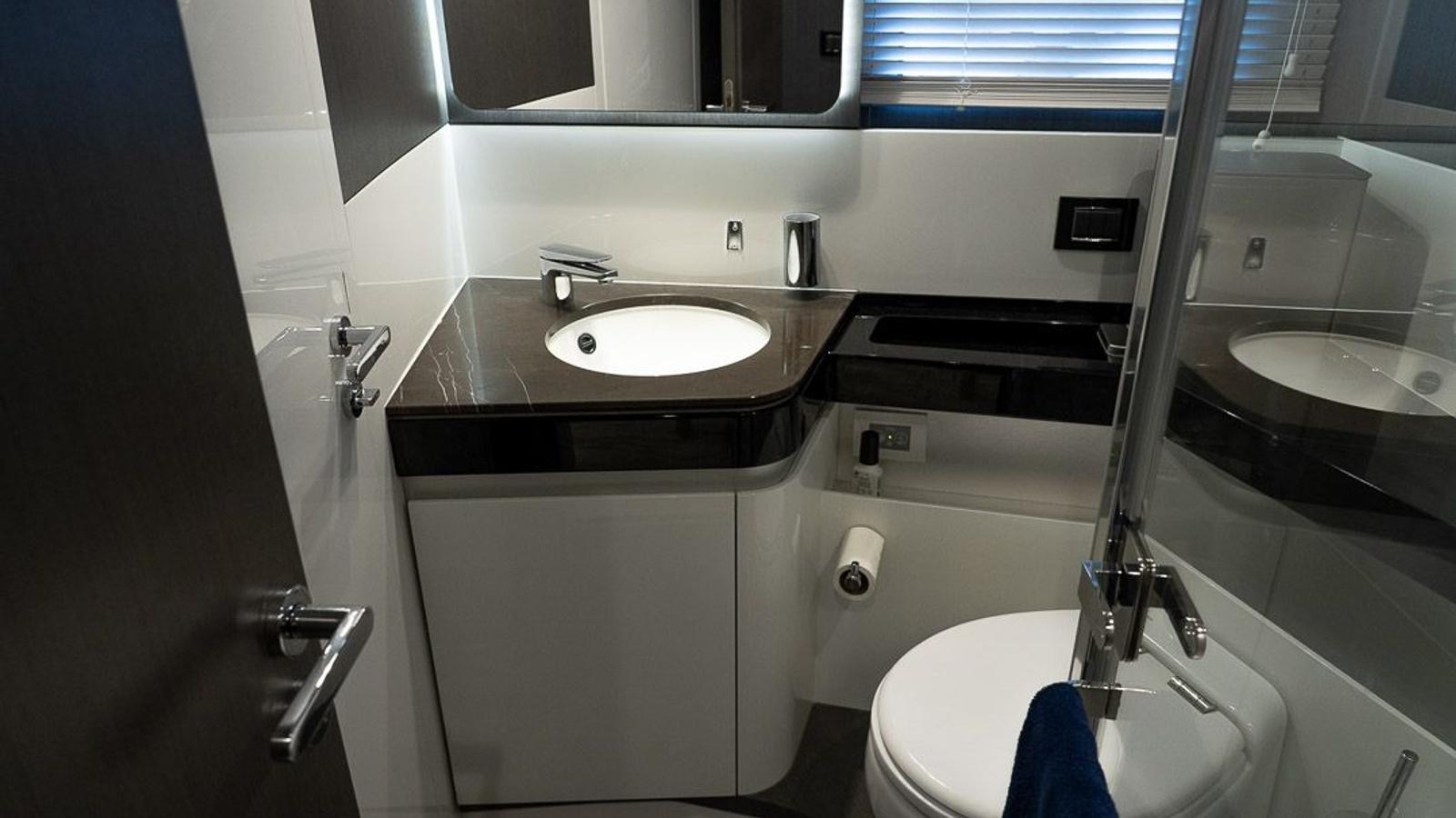 70ft Azimut (2023) 36