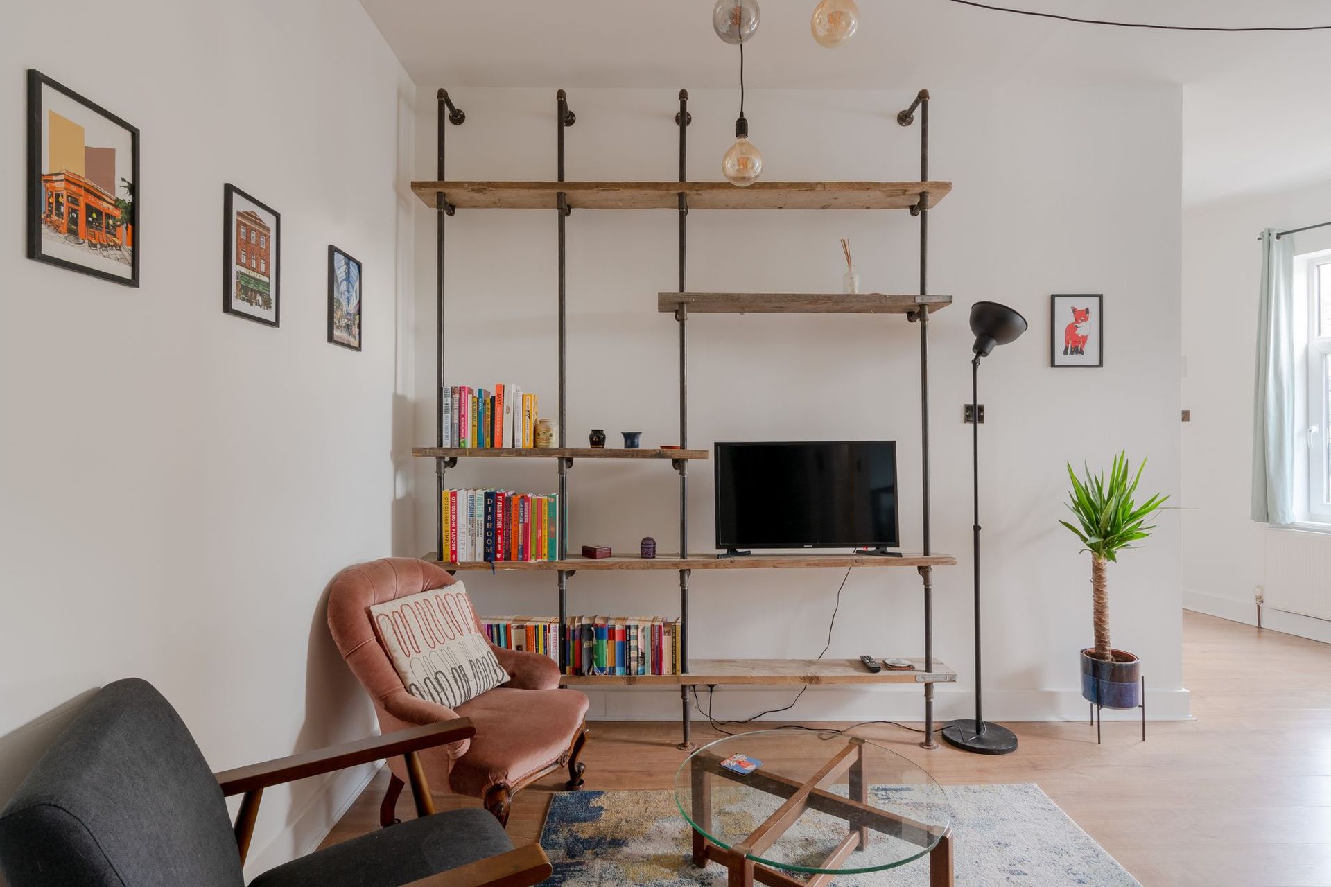 2 bed flat for sale in Farmer Road, Leyton, London, E10 - Property Image 1