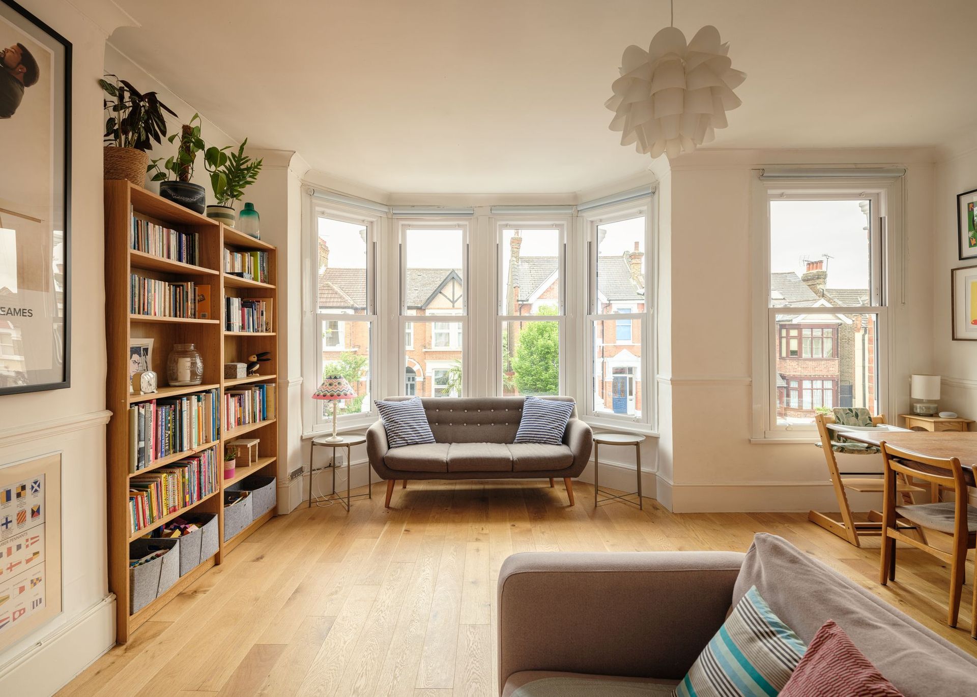 2 bed flat for sale in Maple Road, Upper Leytonstone, London, E11 - Property Image 1