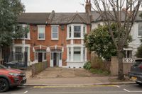 3 bed maisonette for sale in Hainault Road, Upper Leytonstone, London, E11  - Property Image 1