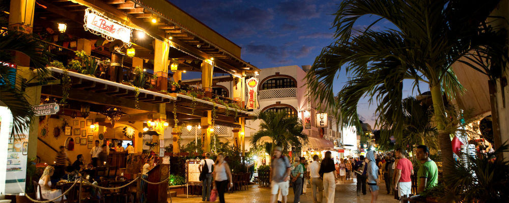 Fifth Avenue Playa del Carmen at night