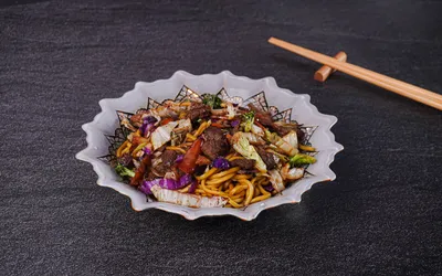 sushi-central-inova-com-yakisoba-de-pinhao-no-cardapio