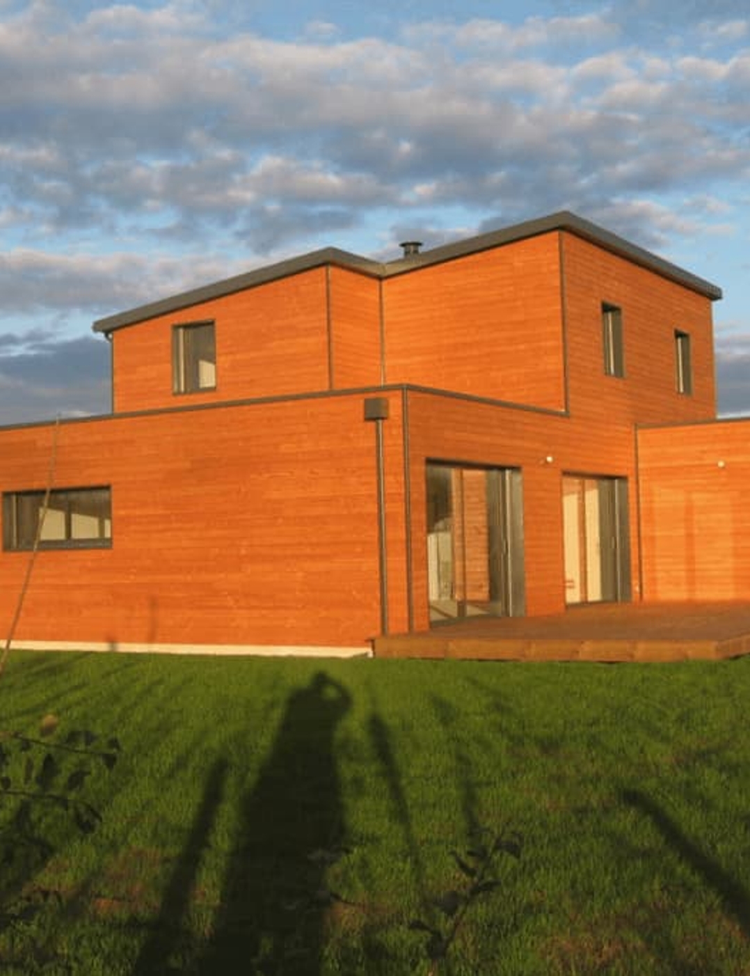 La Douglas, maison bois moderne vue de profil