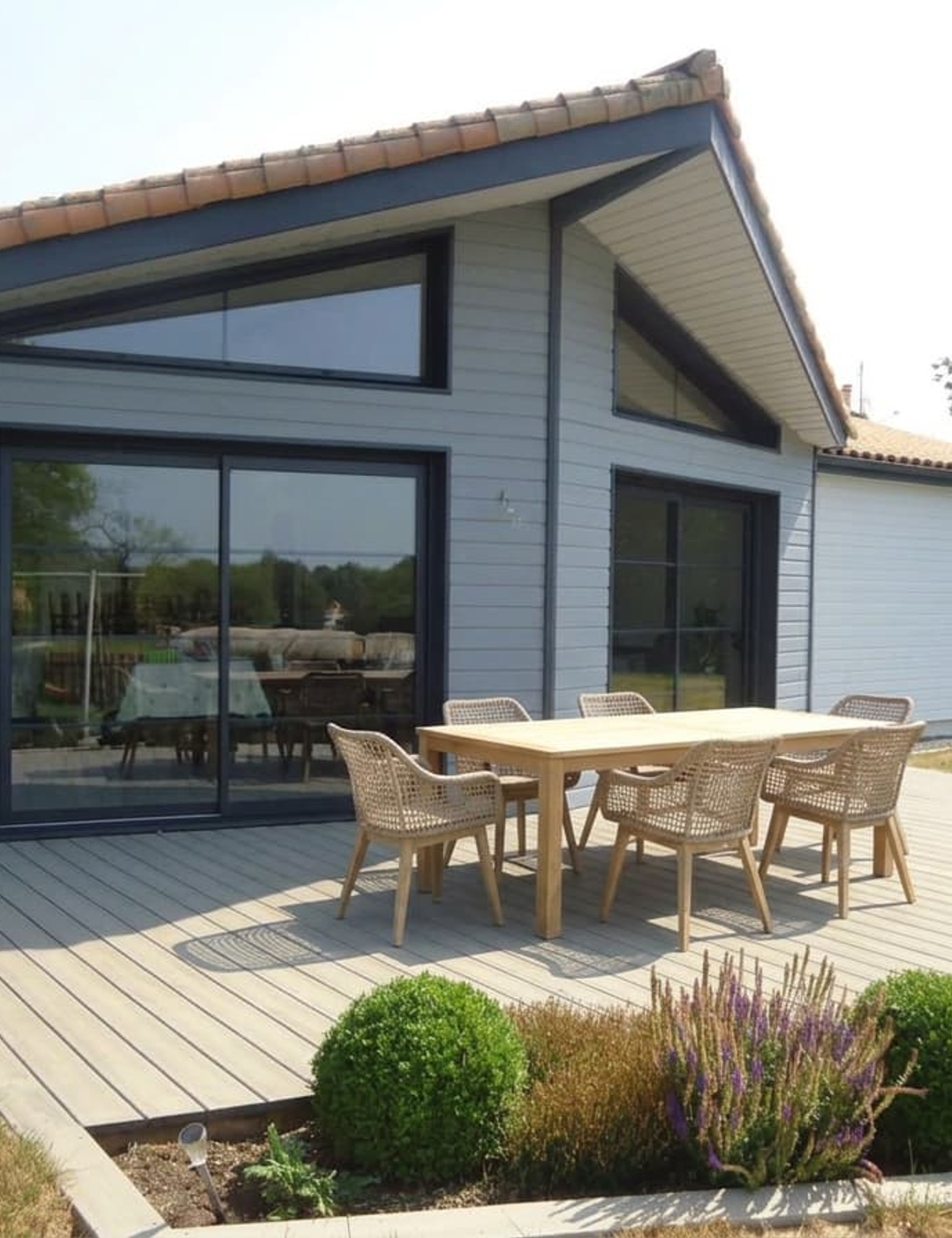La Douglas, maison bois moderne vue de profil