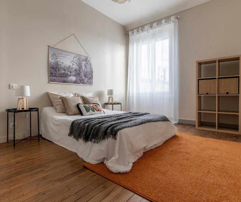 Chambre parentale meublée et décorée pour la vente à Nantes