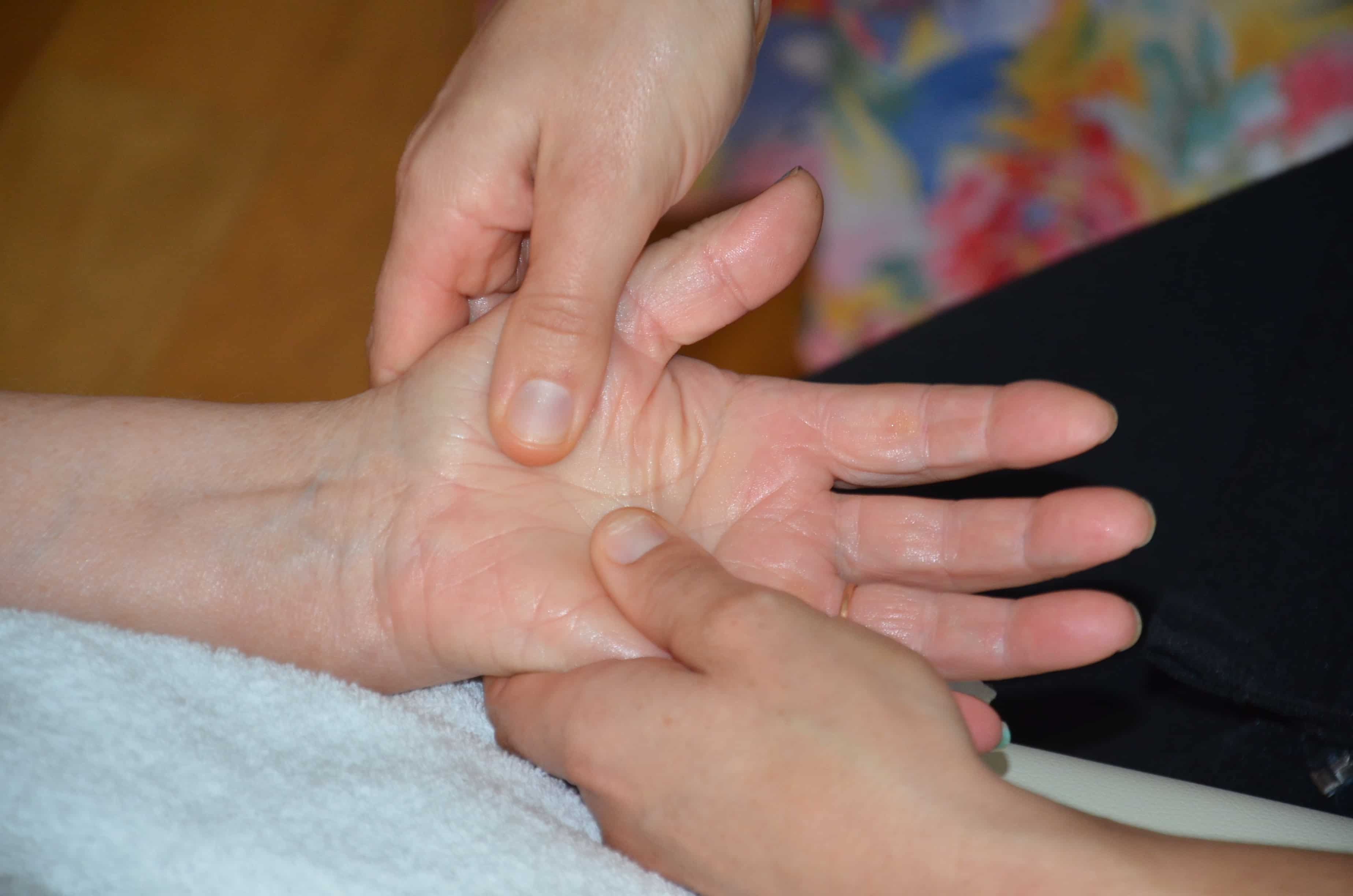 Massage de la main