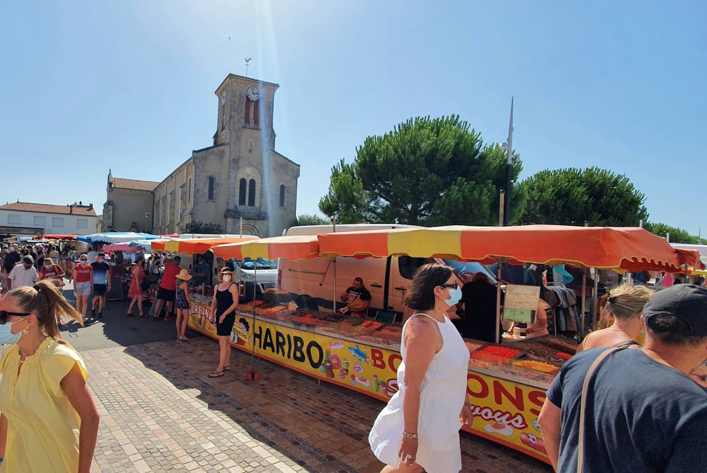 marche de la tranche sur mer cote ocean vendee