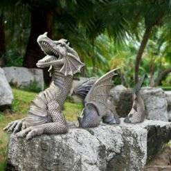 Dragon Lawn Statue