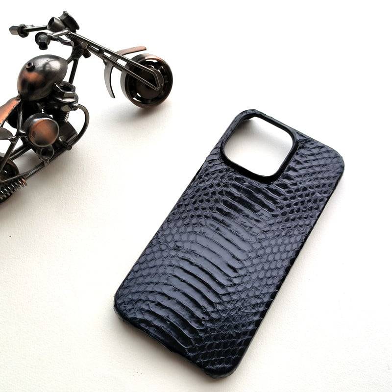 Classic Case for iPhone 15 Pro in Genuine Python