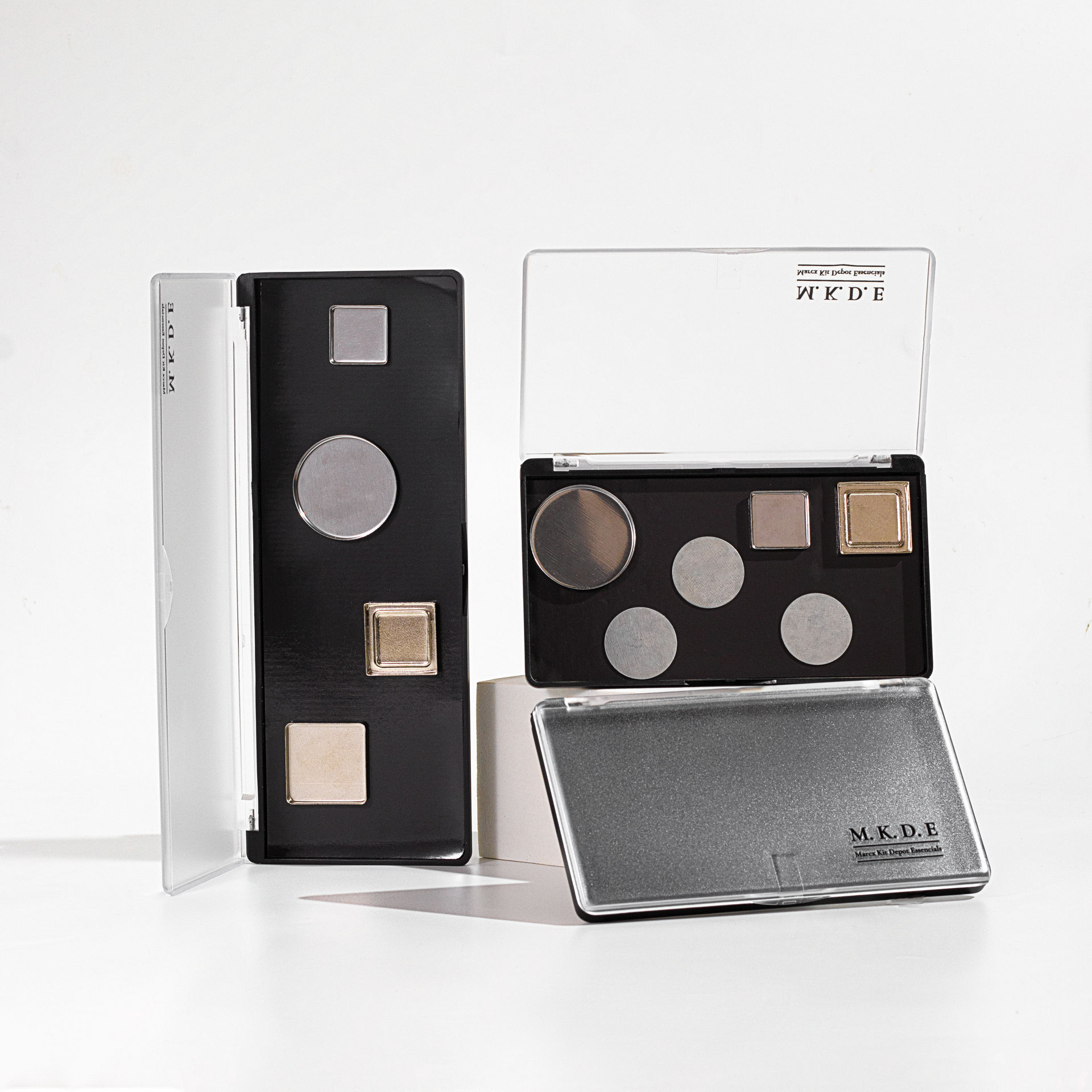 MAGNETIC PALETTE