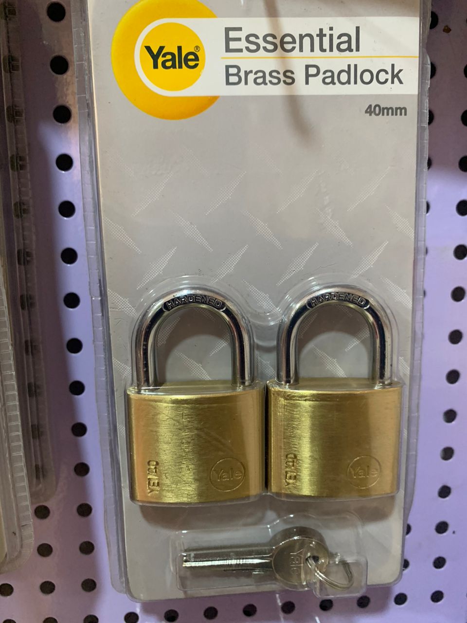 40mm Yale Essential Brass Double Padlock Short Shackle YE1/40 Image