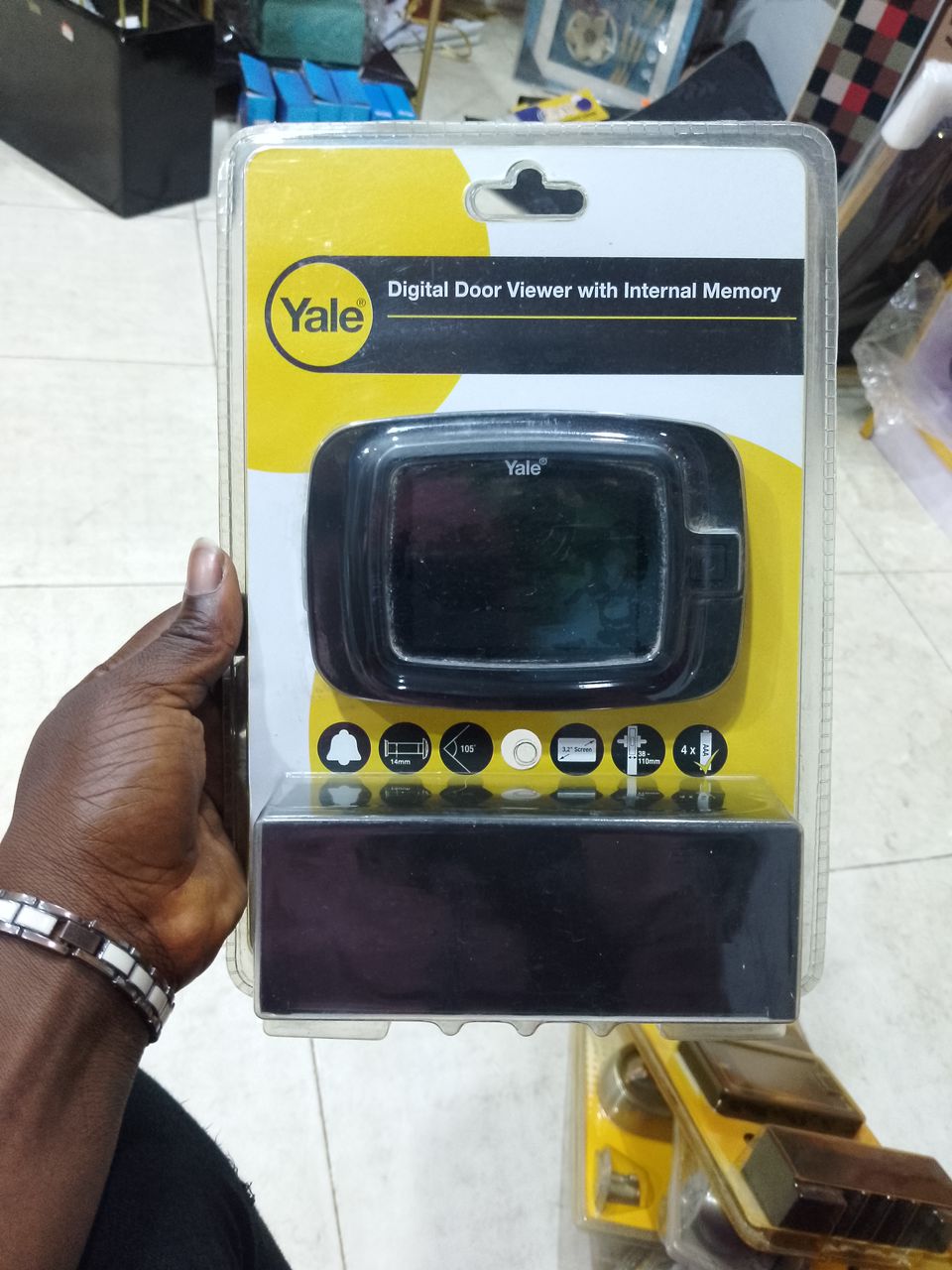 Yale Digital Door Viewer With Internal Memory Image