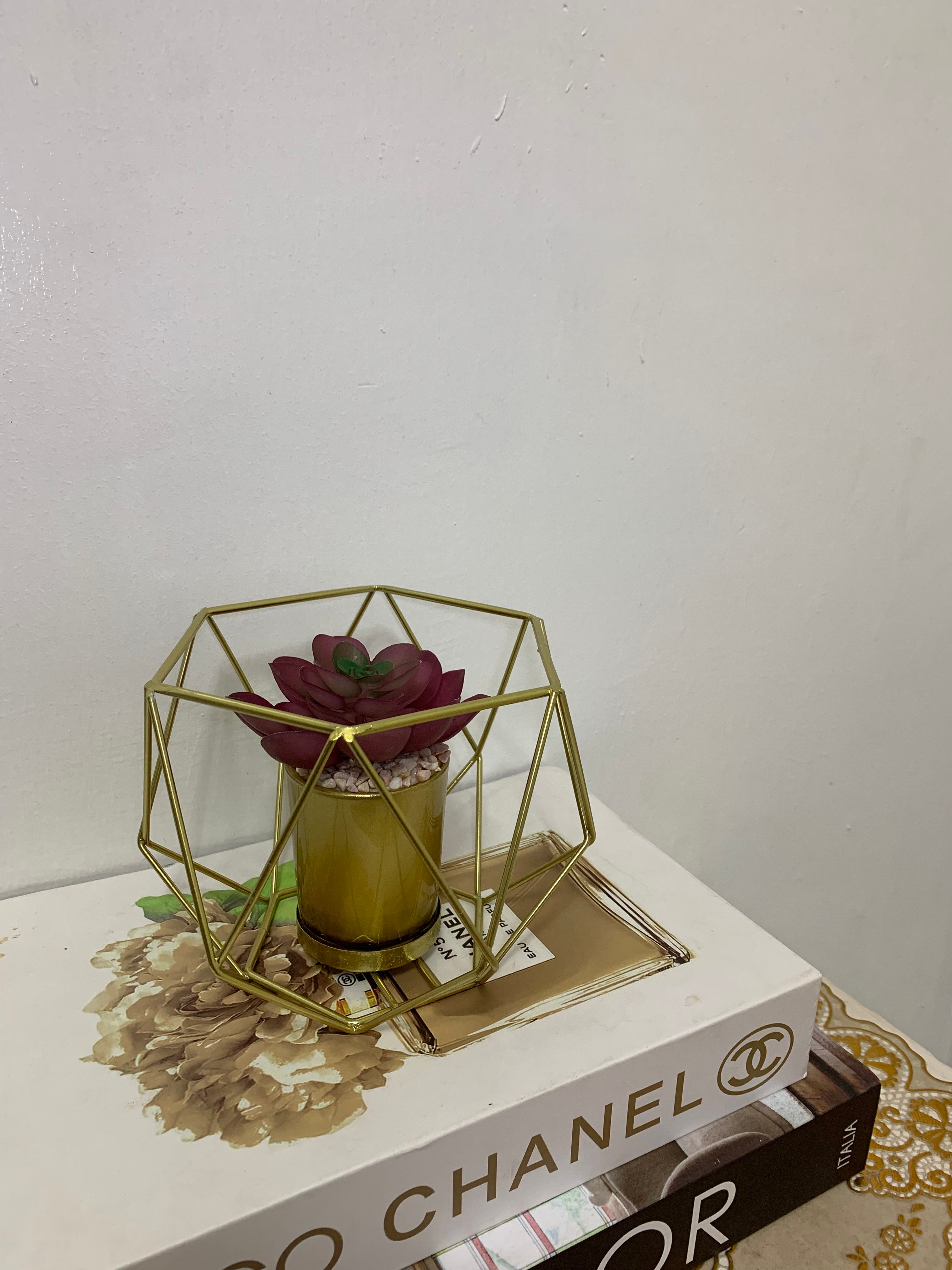 Hexagon Table Decor Image