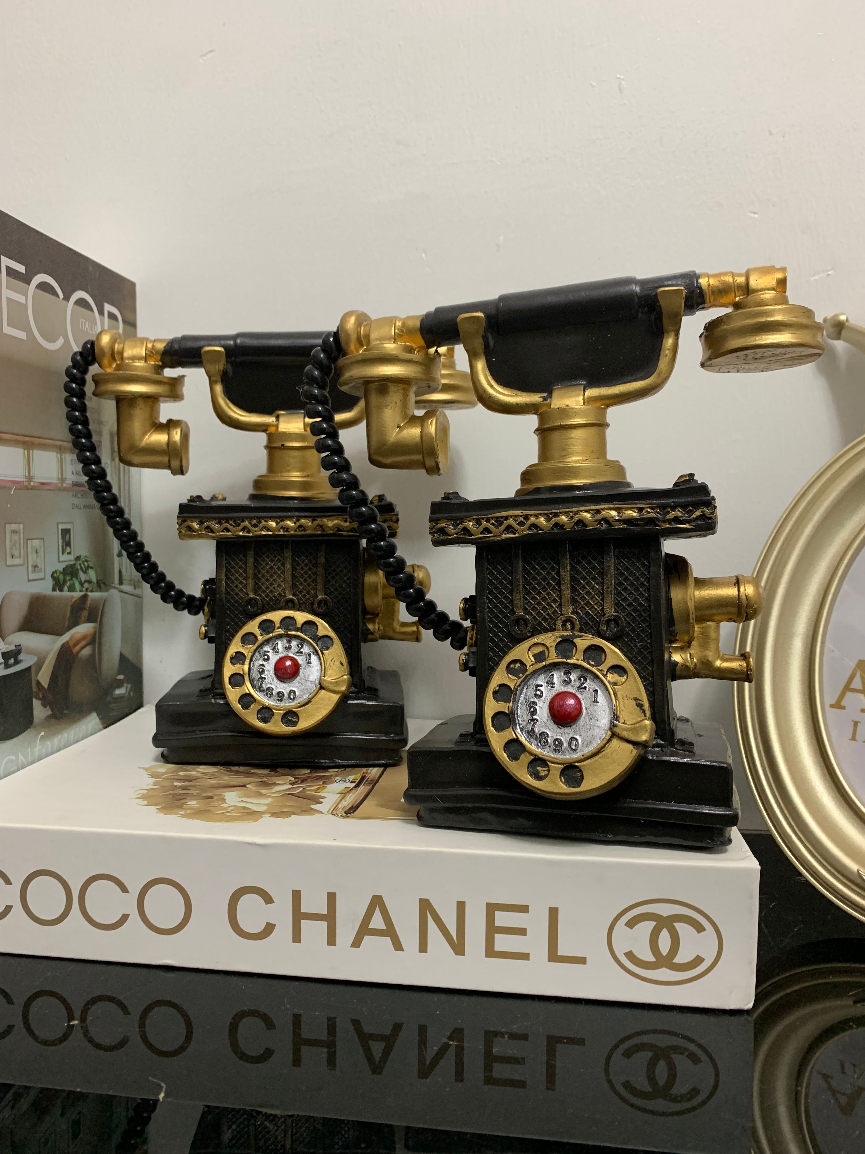 Ceramic Telephone Decor Image