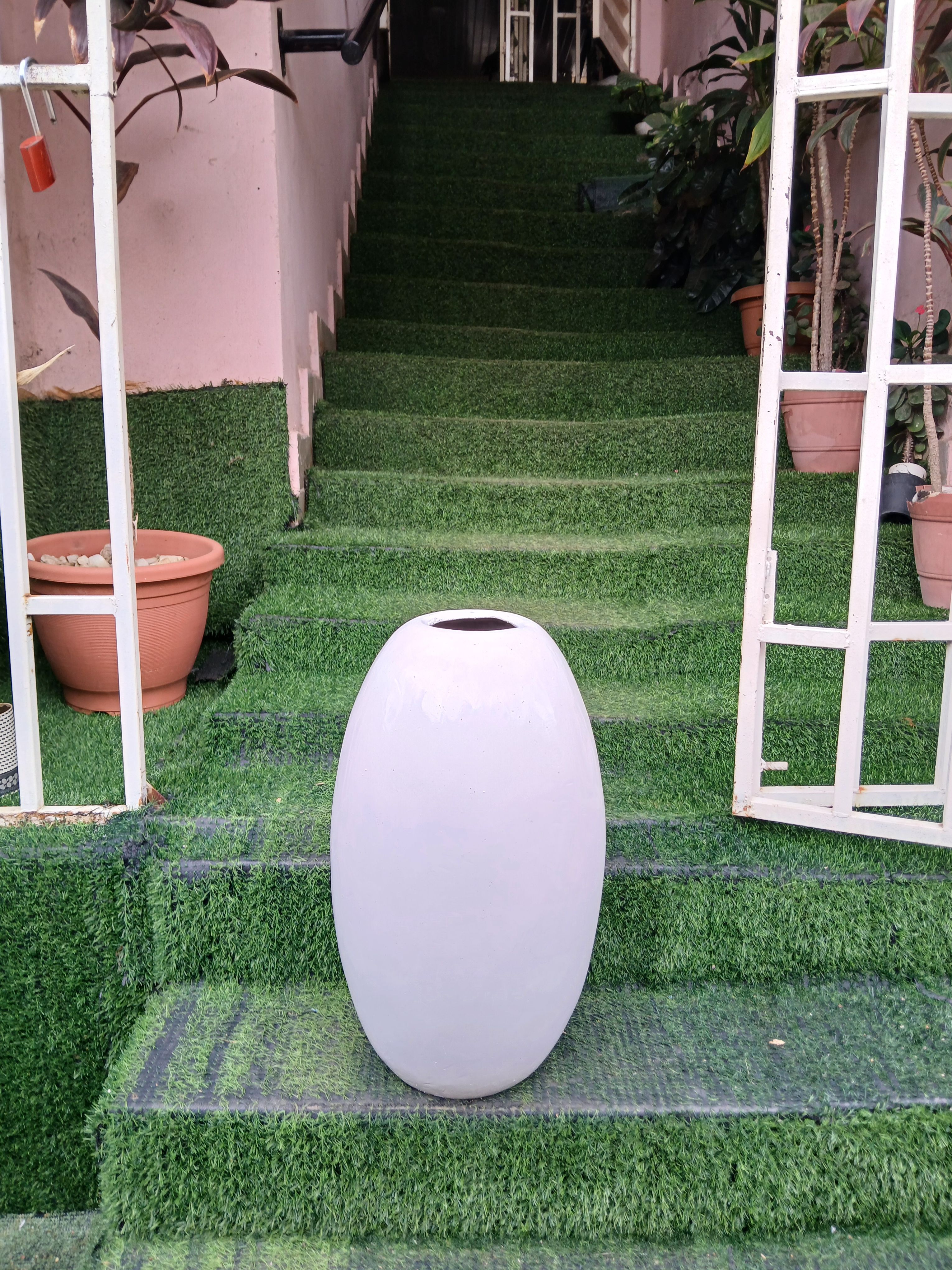 Fibre Planter - Midi Egg 2 Design Image