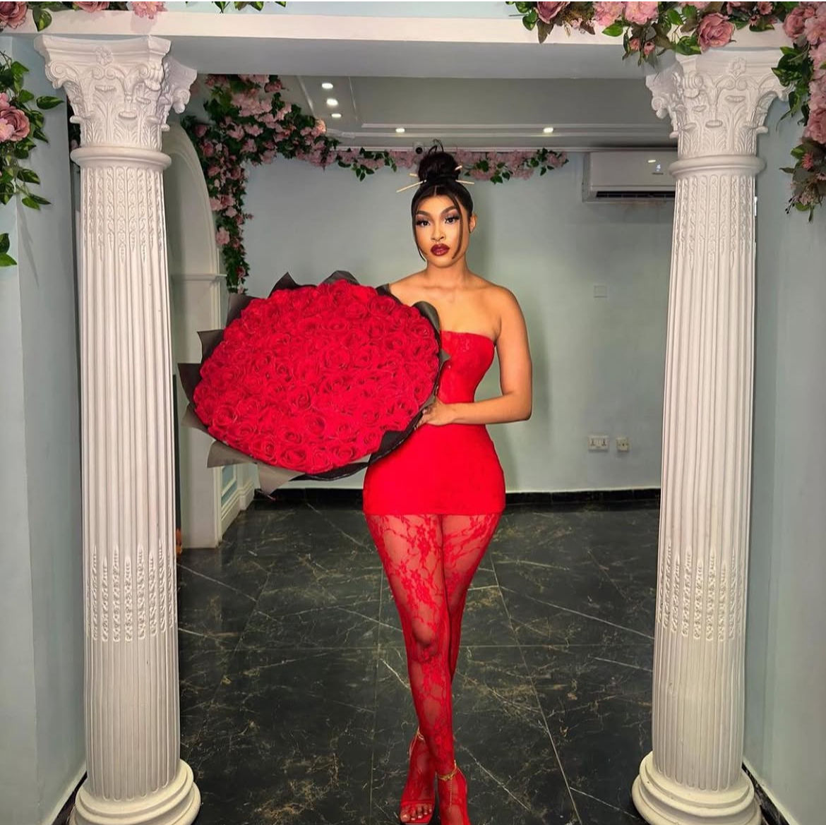 Royal Grande bouquet rental Image