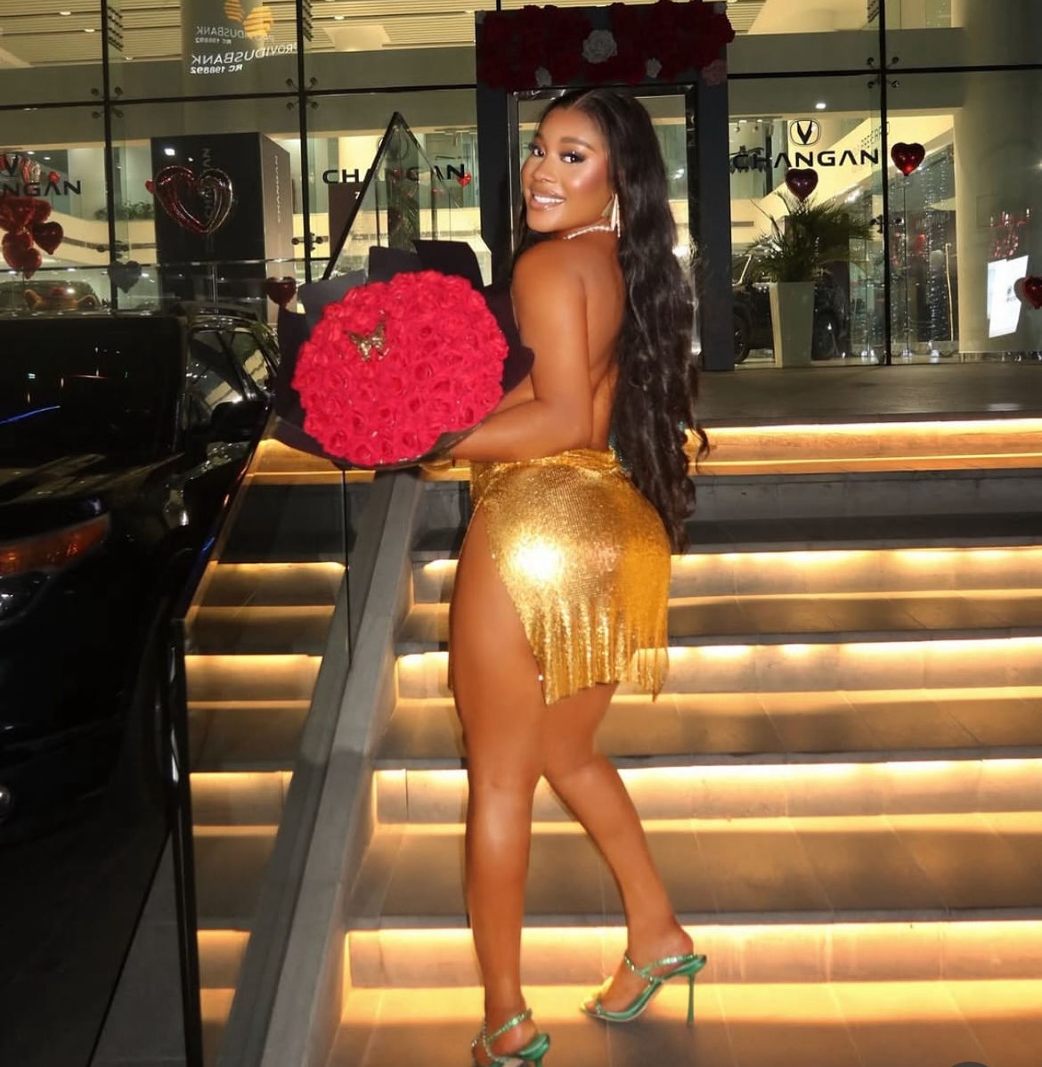 Prima baddie bouquet rental Image