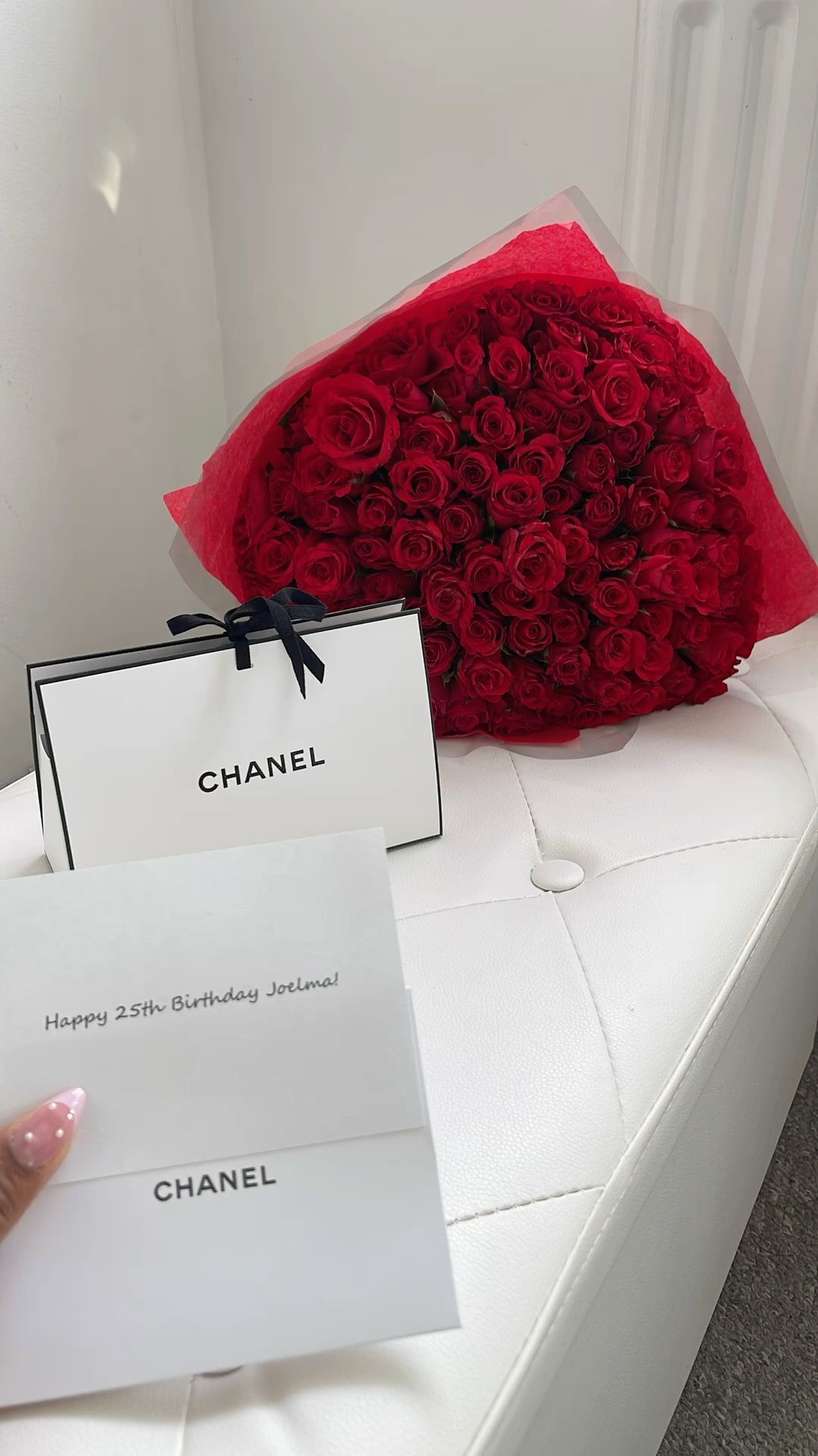 Rental Chanel surprise bouquet with note Image