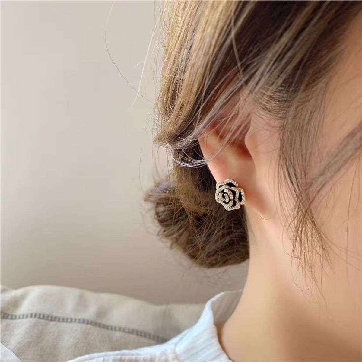 Creating moments roses earrings JW154 image