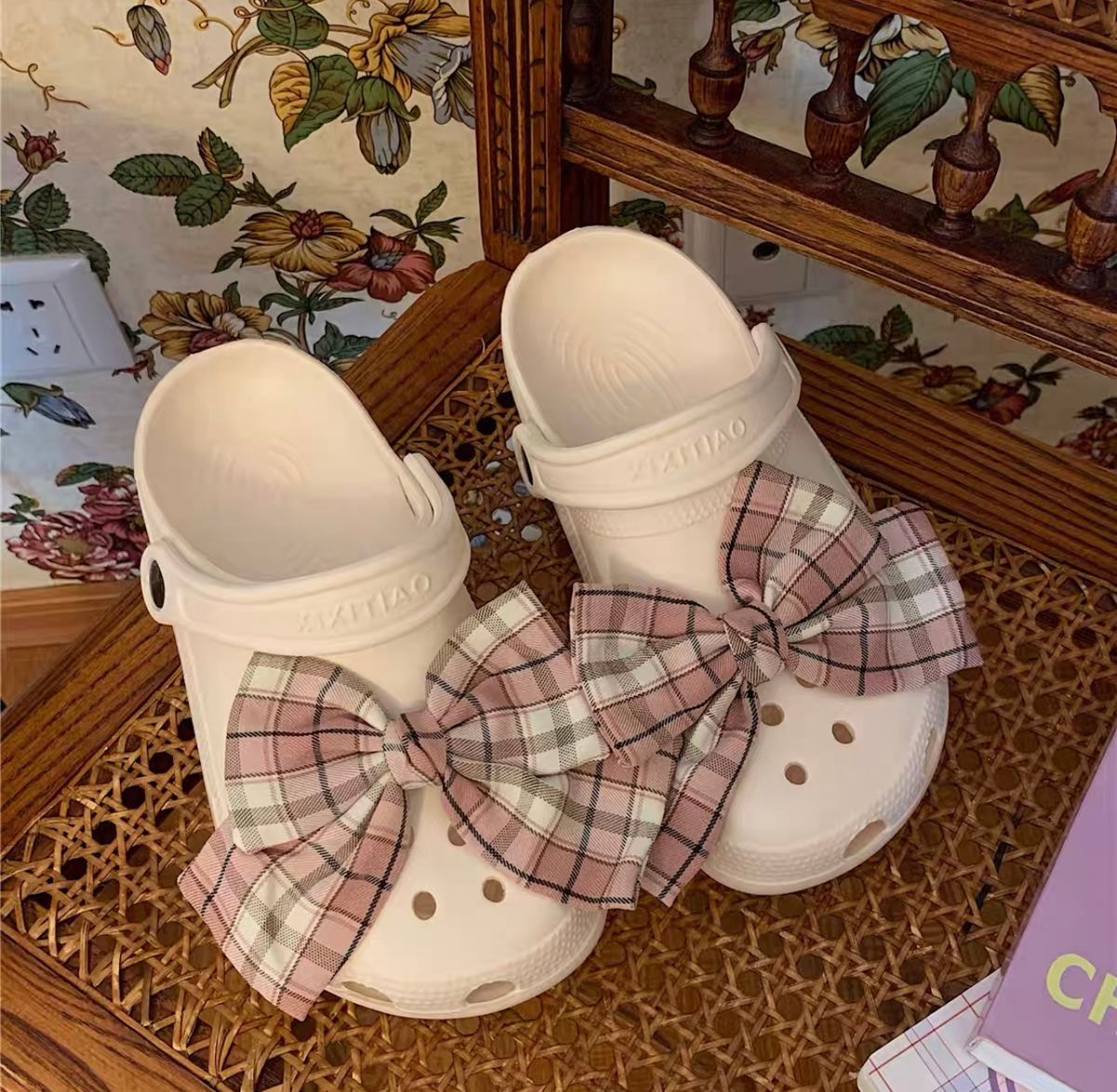 BFF party crocs SNZZ321 image