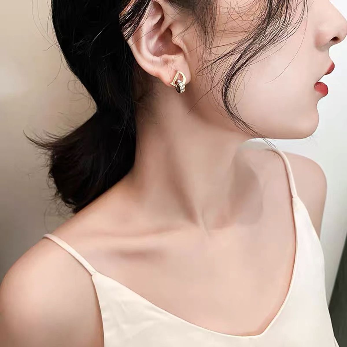 Reminiscing on us D necklace JW114 image