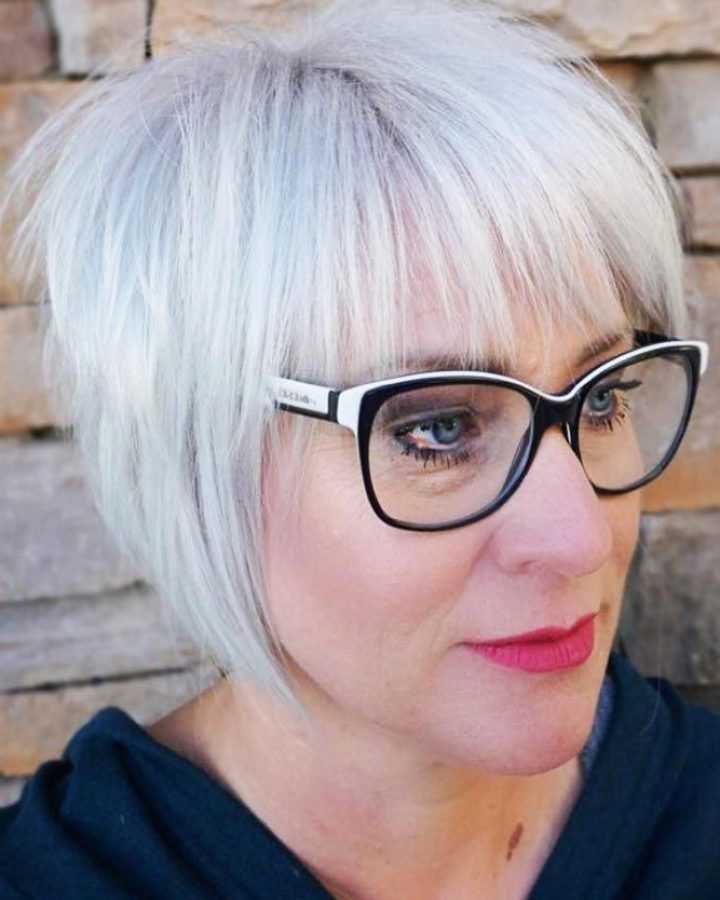 Graduated Bob Hairstyles with Face-framing Layers