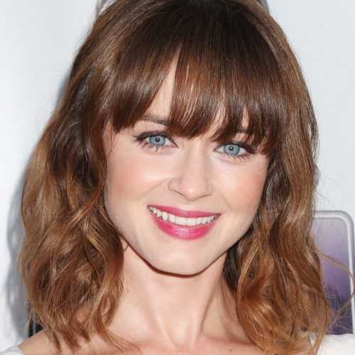 Medium Haircuts With Bangs For Oval Faces (Photo 6 of 20)