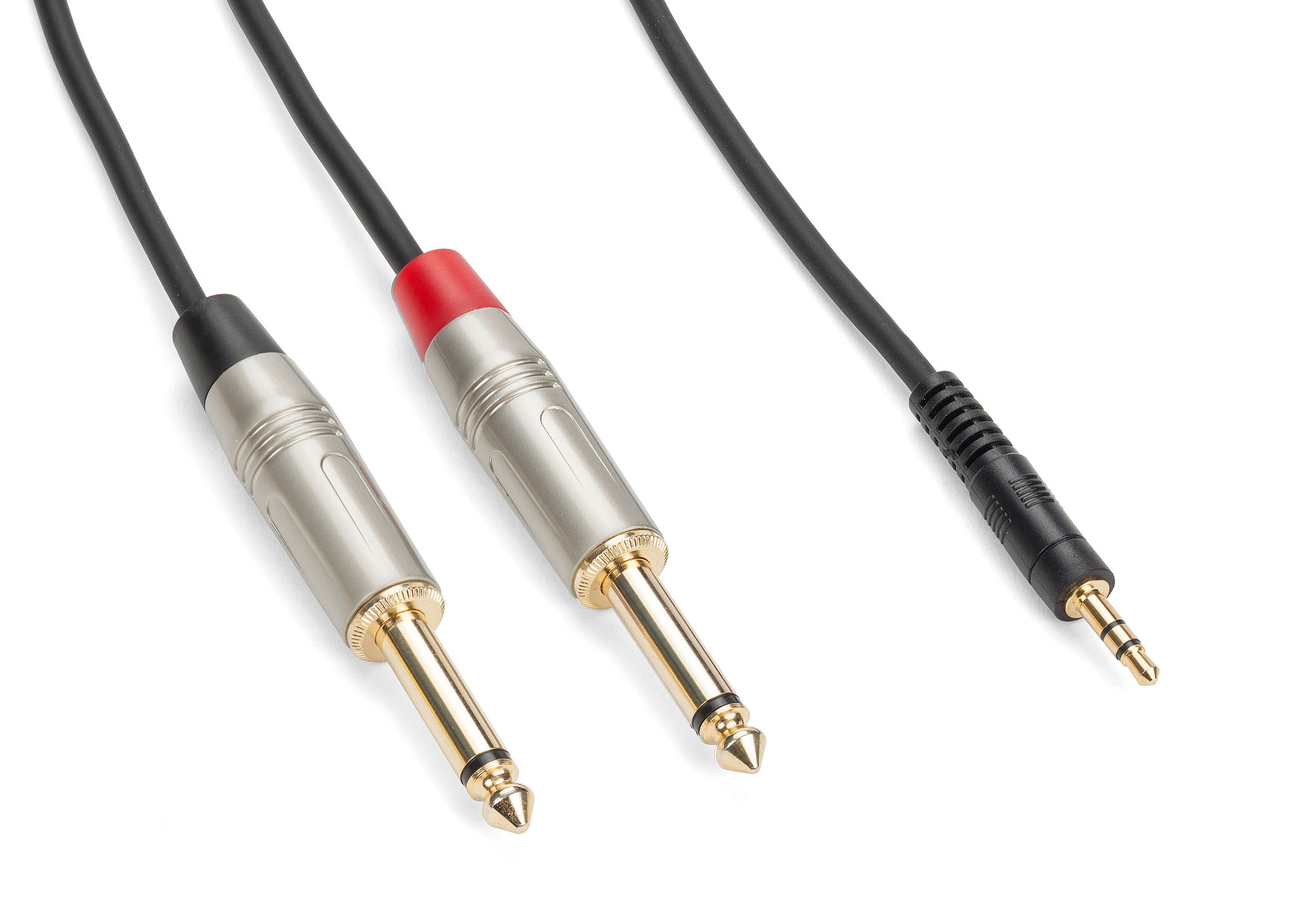 1/4" in to 3.5mm Stereo Cable Connectors close up