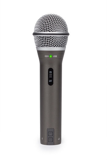 Q2U mic standing