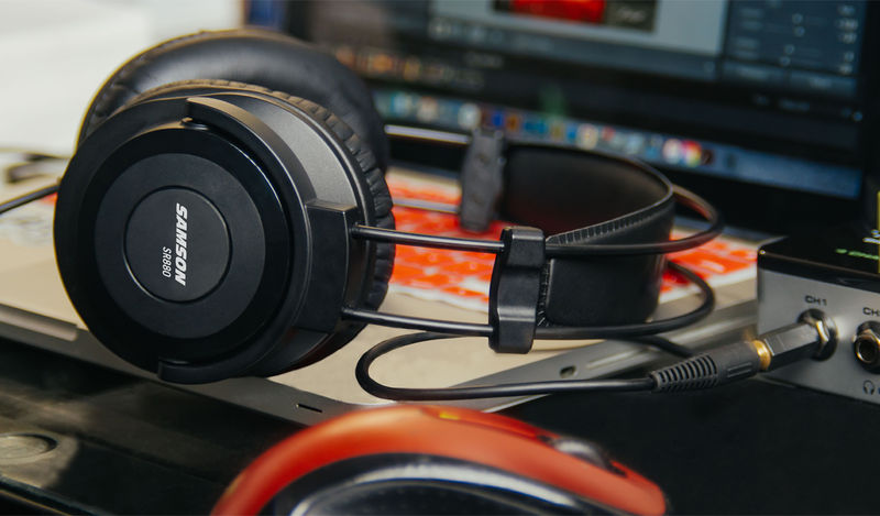 SR880 with QH4 and Laptop