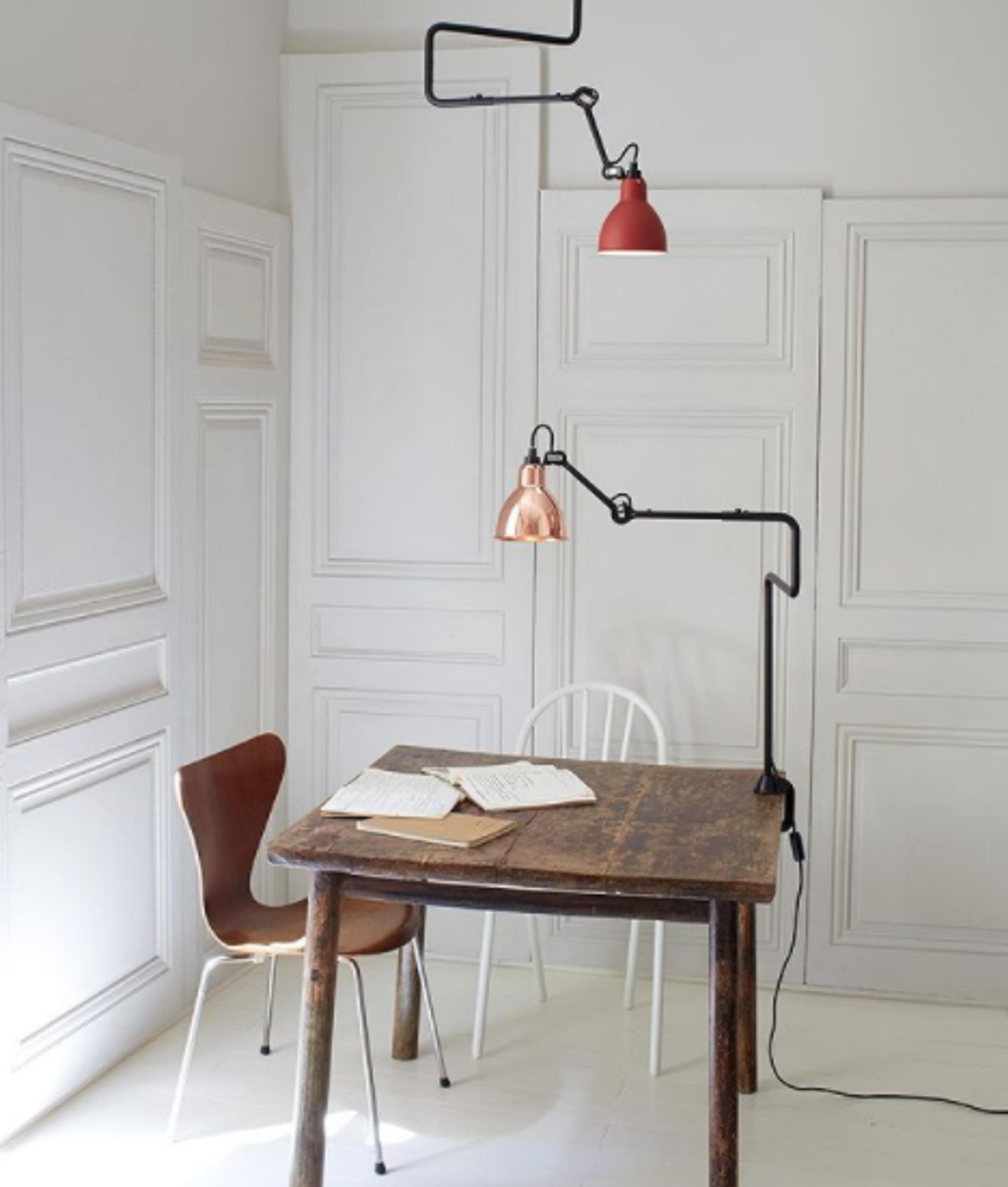 Clip lights for dorm organization on your desk