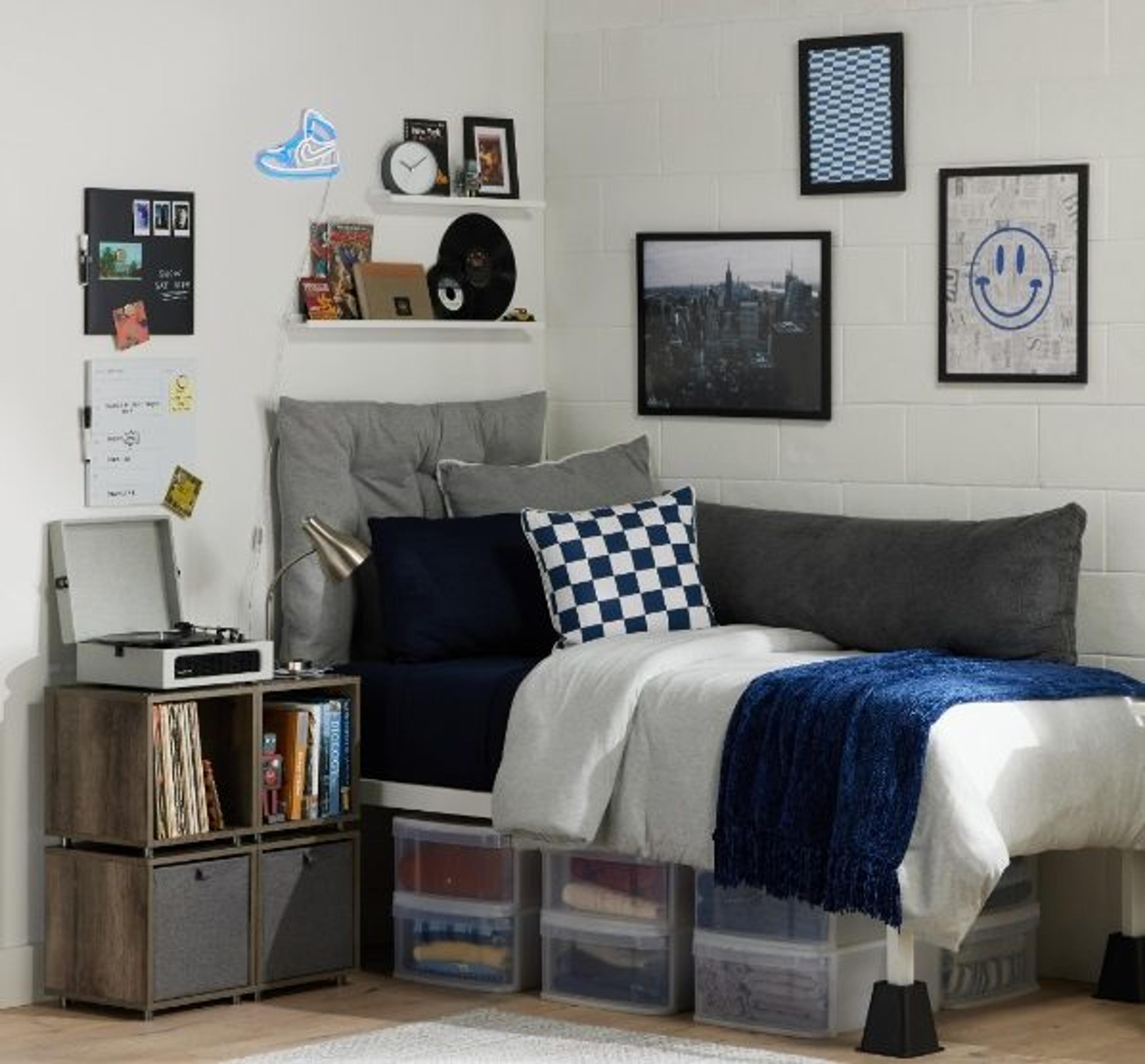 10 Quick Dorm Organization Tips