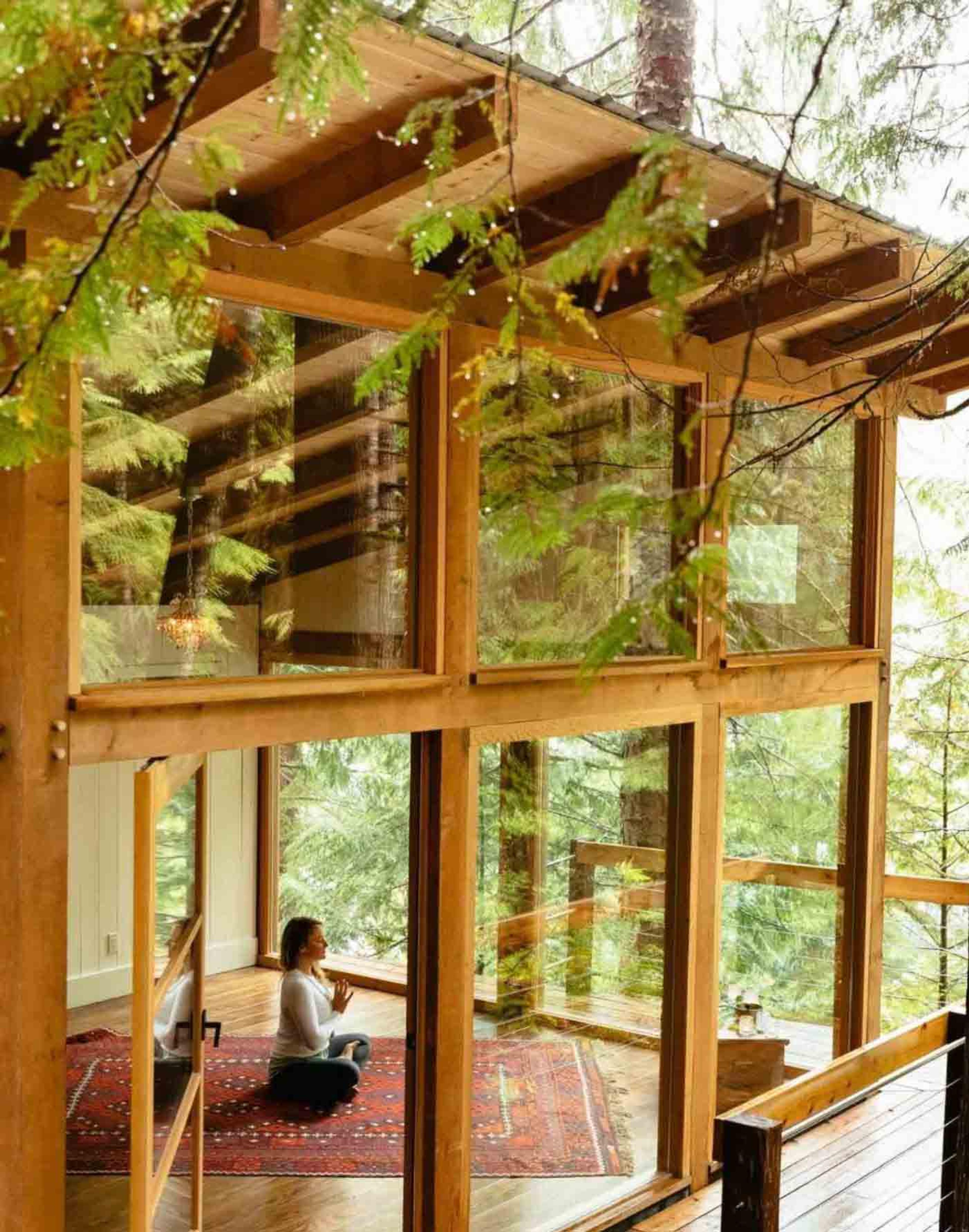 Relaxing glass room for mediation
