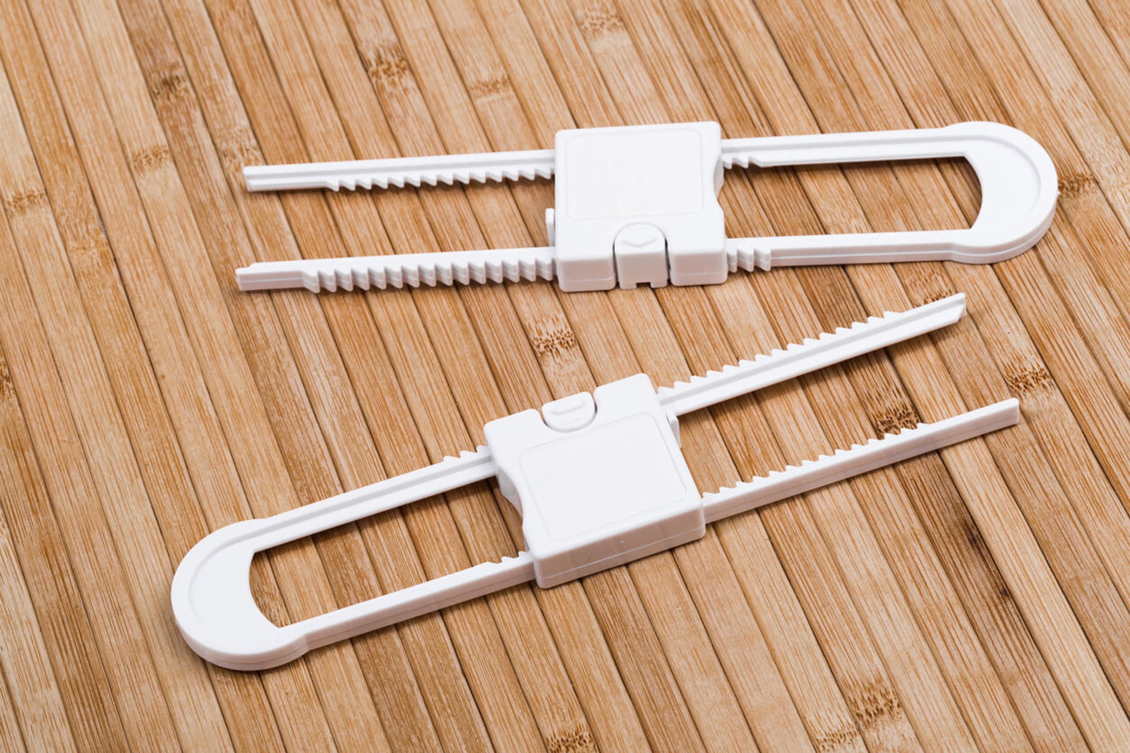 Babyproofing locks