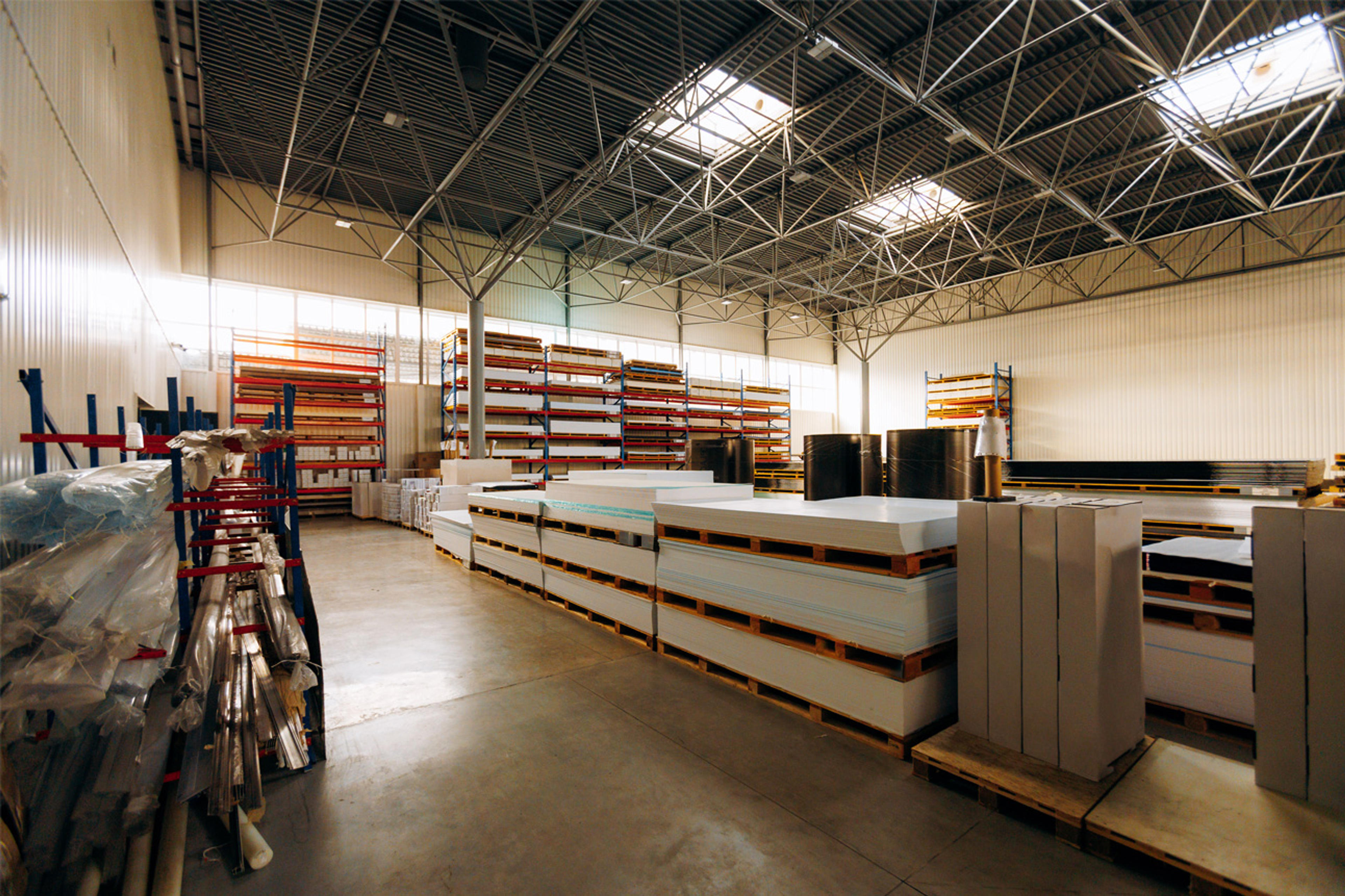 Warehouse storage for construction materials