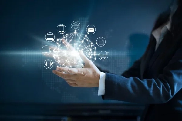 augmented-reality-trends-past-present-and-future-prediction-bmac-infotech