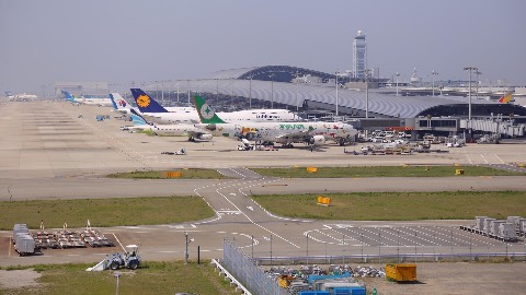 関西国際空港での荷物保管料金