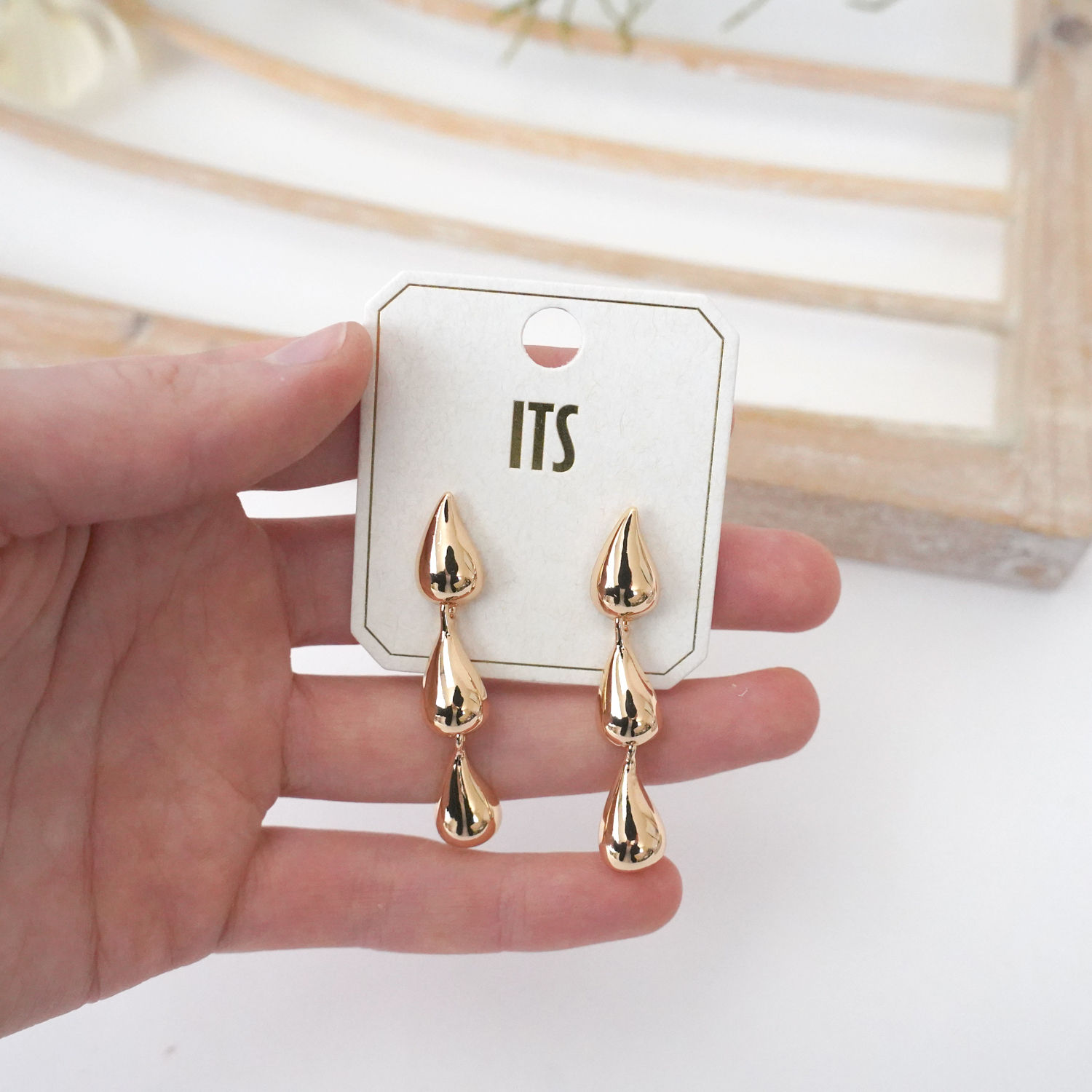 Selected Thumbnail Image